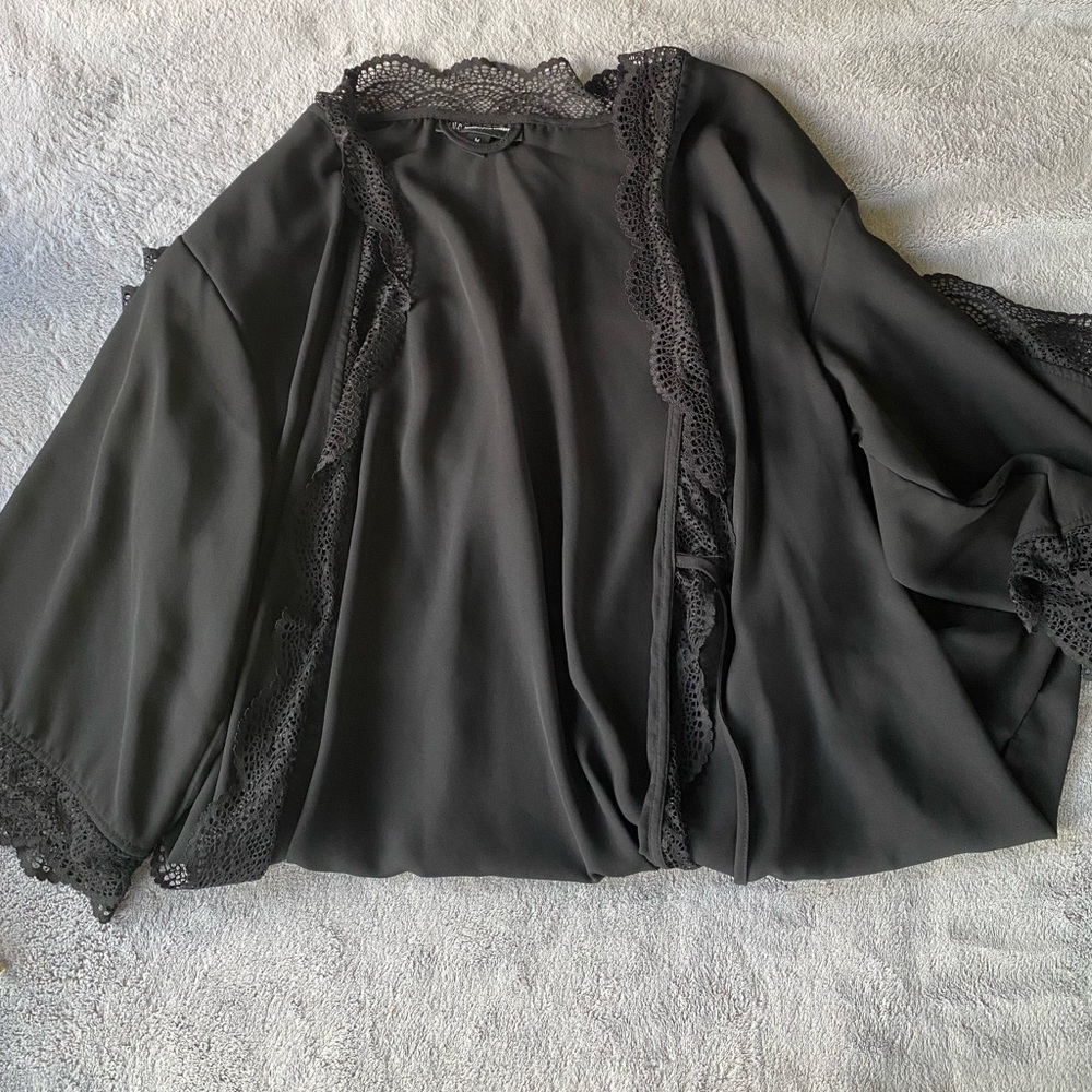 Macy black lace robe